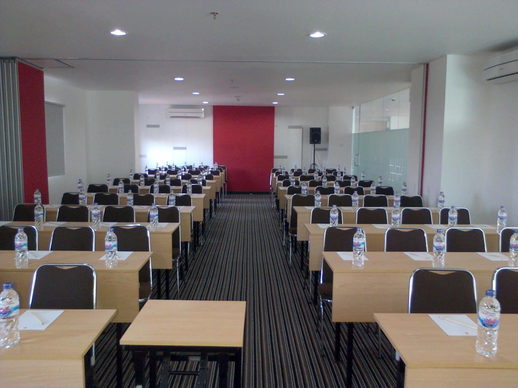 Amaris Hotel Pemuda Semarang Esterno foto